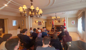 Դեսպան Հարությունյանի հանդիպումը Օտտավայի համալսարանի ուսանողների հետ